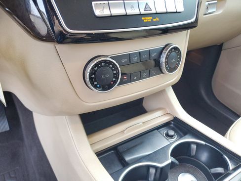 Used 2018 Mercedes-Benz GLE 350 w/ Premium 1 Package image 24