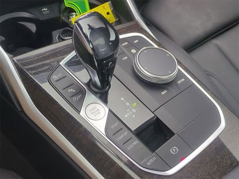 Used 2020 BMW 330i xDrive Sedan w/ Driving Assistance Package image 18