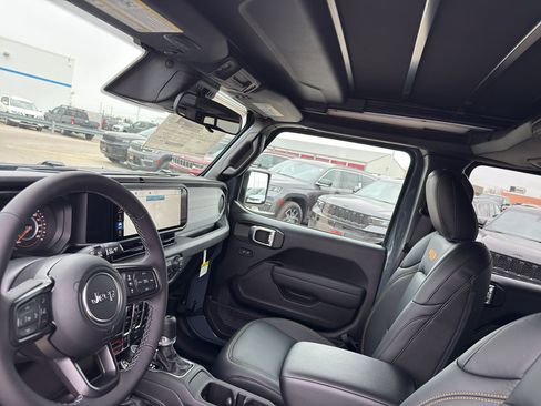 New 2026 Jeep Wrangler Unlimited Sport image 25