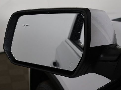 Used 2024 Chevrolet Traverse LT image 34