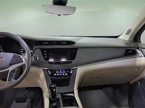 Used 2021 Cadillac XT5 Premium Luxury image 10