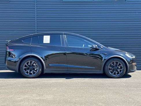 Used 2024 Tesla Model X AWD/4WD image 10