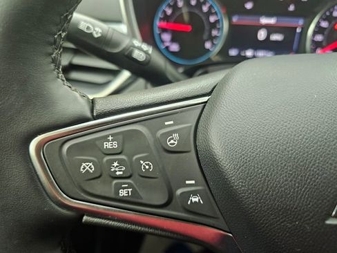 Used 2024 Chevrolet Equinox LT FWD image 11