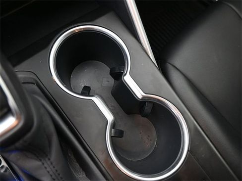 Used 2020 Toyota Highlander XLE image 5