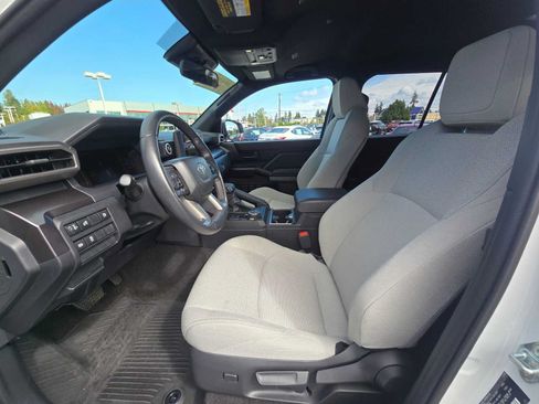 Certified 2025 Toyota 4Runner SR5 AWD/4WD image 21