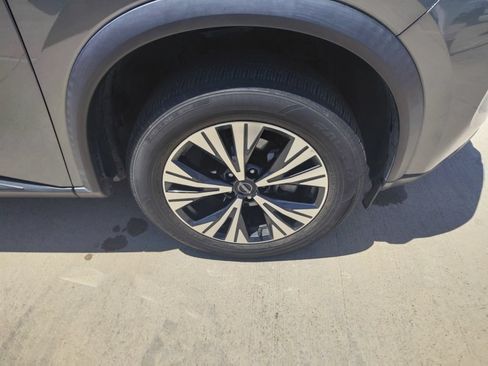 Used 2023 Nissan Rogue SV FWD image 16