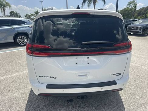 Used 2023 Chrysler Pacifica Limited w/ Uconnect Theater Family Group AWD/4WD image 7