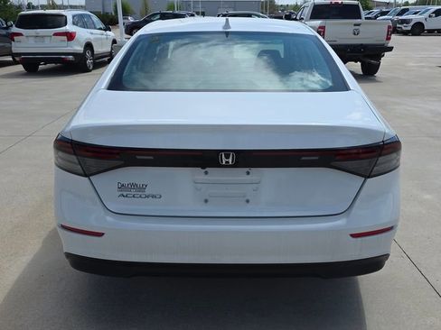 Used 2023 Honda Accord EX image 4