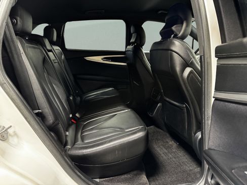 Used 2017 Lincoln MKX Premiere image 25