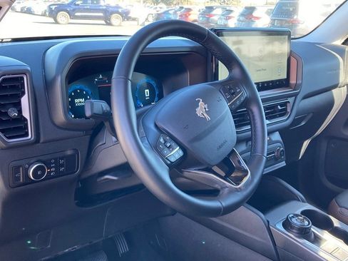 Used 2025 Ford Bronco Sport Outer Banks image 8