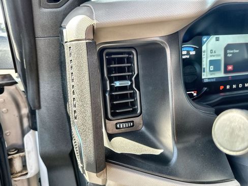 Used 2022 Ford Bronco Wildtrak AWD/4WD image 15
