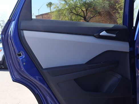 Used 2023 Volkswagen Taos SE image 29