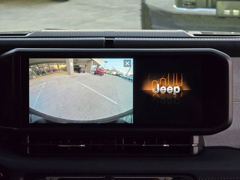 Used 2025 Jeep Wrangler Unlimited Sahara w/ Safety Group image 38