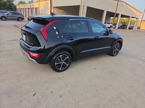 Used 2025 Kia Niro LX FWD image 7