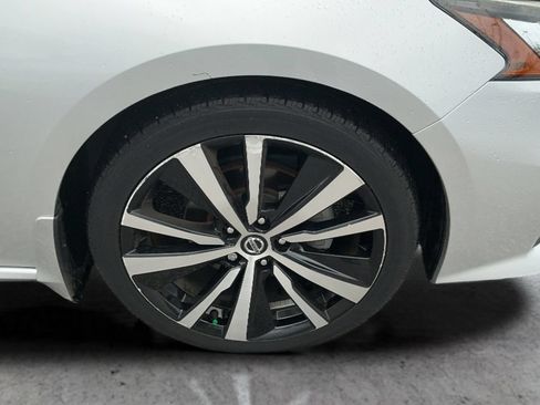 Used 2020 Nissan Altima 2.5 SR FWD image 17