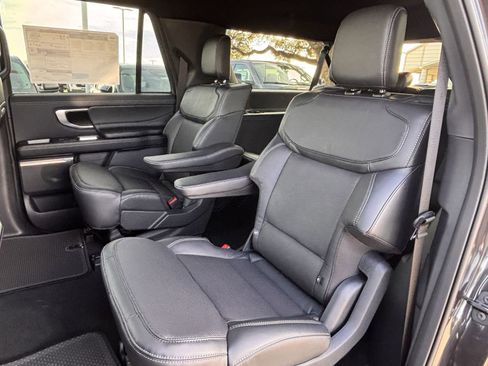 New 2026 Ford Expedition Max Platinum w/ Stealth Appearance Package AWD/4WD image 22