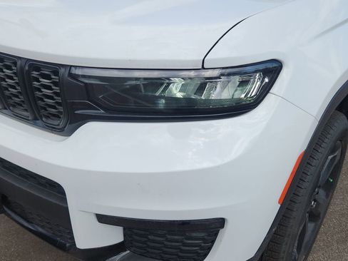 New 2025 Jeep Grand Cherokee L Limited w/ Black Appearance Package AWD/4WD image 5