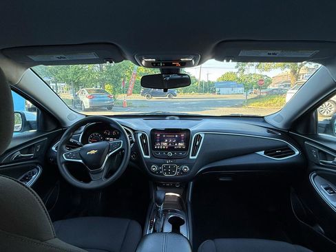 Used 2022 Chevrolet Malibu LT FWD image 19