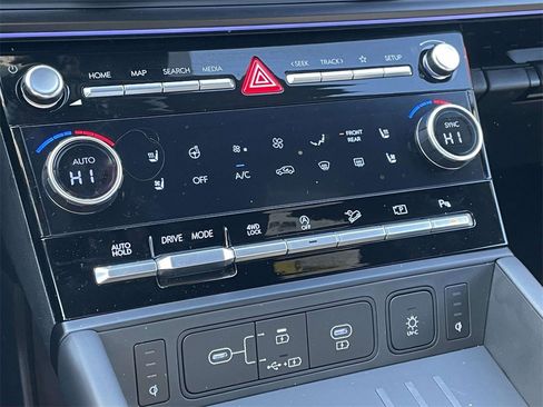 Used 2025 Hyundai Santa Fe Calligraphy image 25