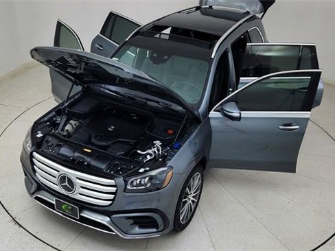 Used 2025 Mercedes-Benz GLS 450 4MATIC image 91