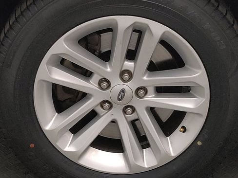 Used 2014 Ford Explorer XLT w/ Equipment Group 202A image 31