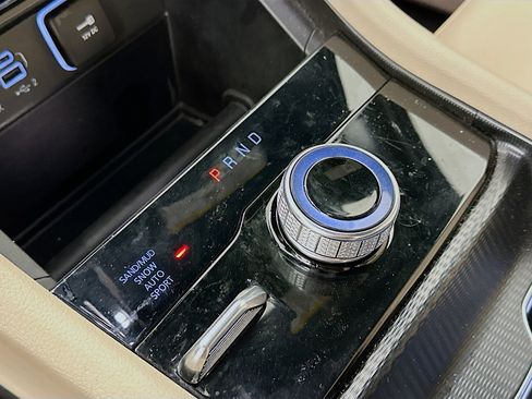 Used 2024 Jeep Grand Cherokee Limited image 25