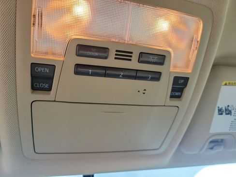 Used 2015 Toyota Highlander Limited FWD image 40