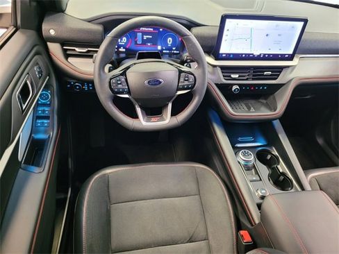 Used 2025 Ford Explorer ST image 7