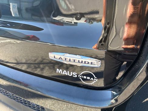 Used 2023 Jeep Compass Latitude w/ Sun and Sound Group image 12