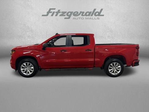 Used 2025 Chevrolet Silverado 1500 Custom image 2