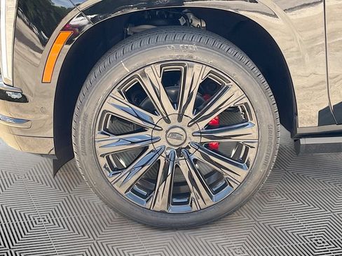 New 2026 Cadillac Escalade ESV Luxury w/ Touring Package AWD/4WD image 10