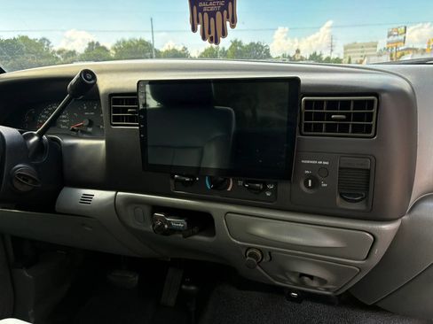 Used 2002 Ford F250 4x4 Regular Cab Super Duty image 16
