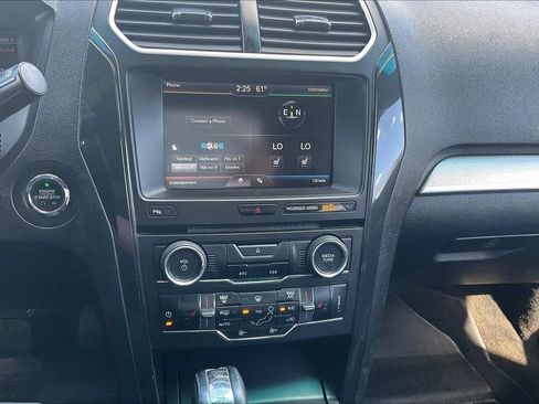 Used 2016 Ford Explorer XLT w/ Equipment Group 202A AWD/4WD image 21