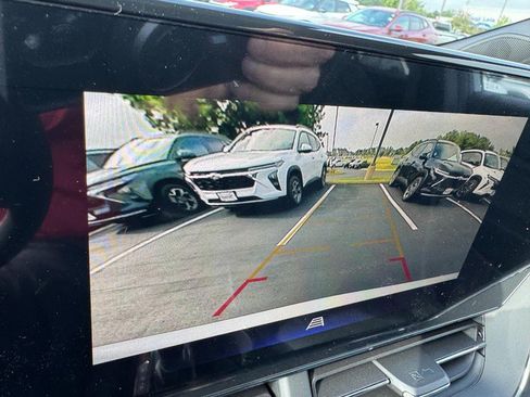 New 2025 Chevrolet Trax RS image 15