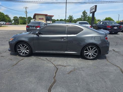 Used 2014 Scion tC FWD image 9