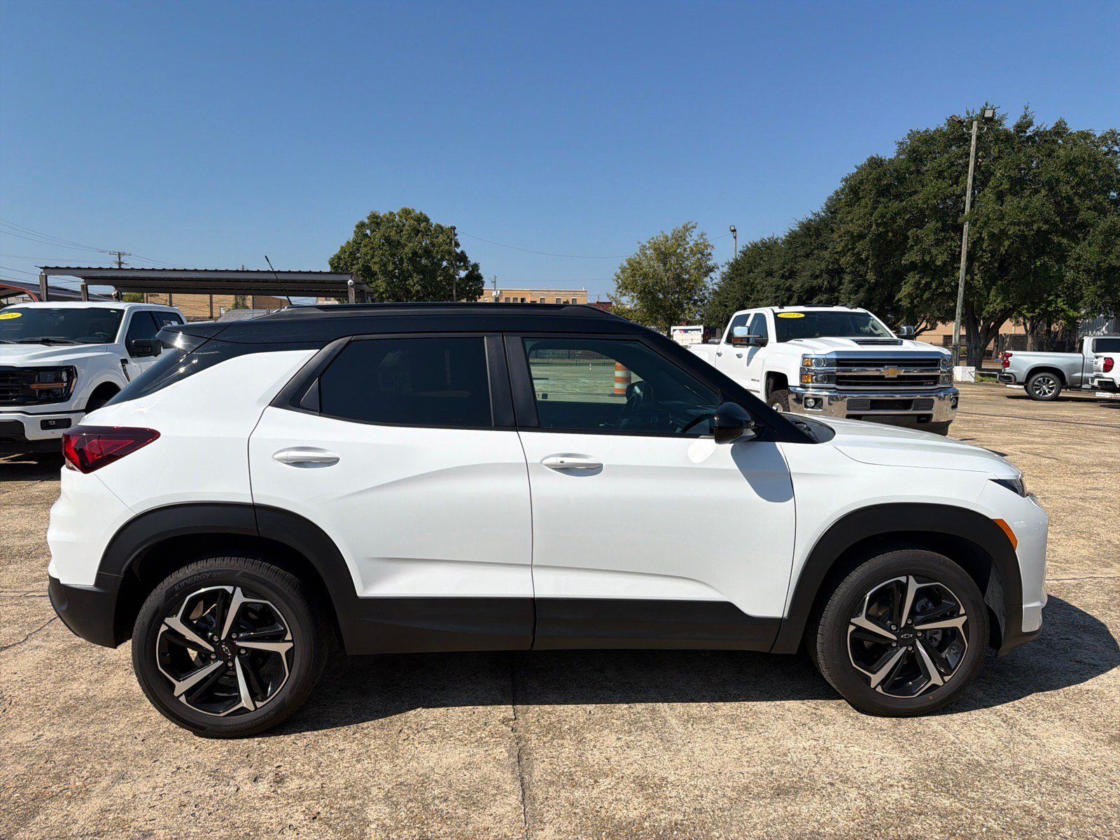 Used 2023 Chevrolet TrailBlazer RS w/ Convenience Package AWD/4WD image 6