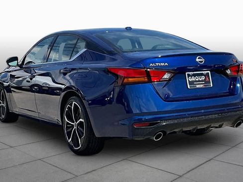 Used 2024 Nissan Altima 2.5 SR FWD image 12