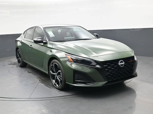 New 2026 Nissan Altima 2.5 SR FWD image 1
