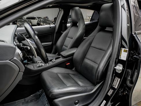 Used 2015 Mercedes-Benz GLA 45 AMG GLA 45 AMG 4MATIC Sport Utilit image 33