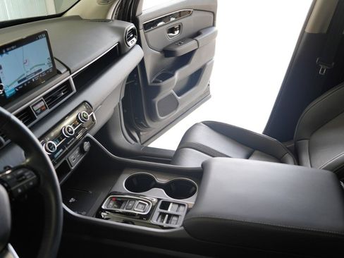 Used 2025 Honda Pilot Touring image 18