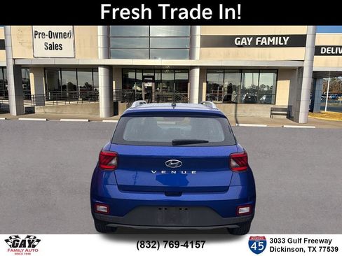 Used 2023 Hyundai Venue SEL FWD image 8