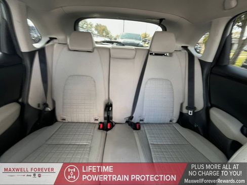 Used 2025 Honda HR-V LX image 5