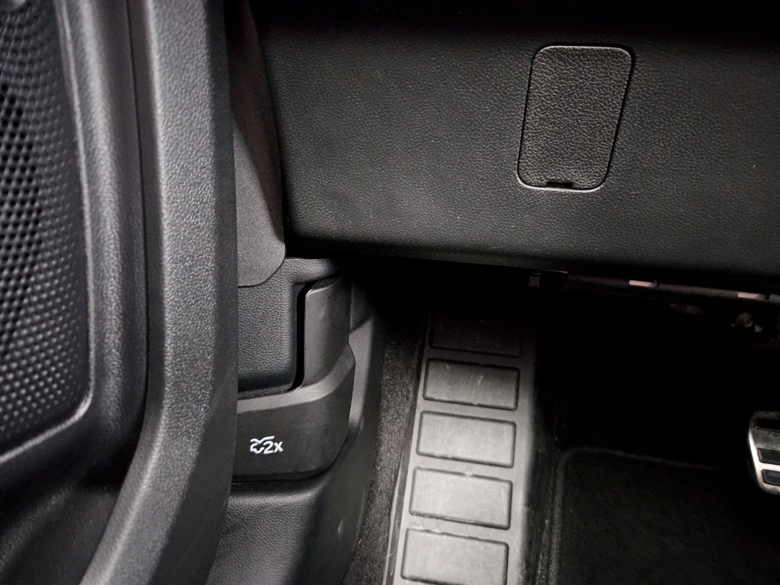 Used 2024 Ford Escape ST-Line w/ Tech Pack #1 FWD image 24