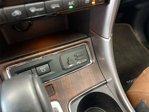 Used 2019 Subaru Ascent Touring w/ Popular Package #2 image 34