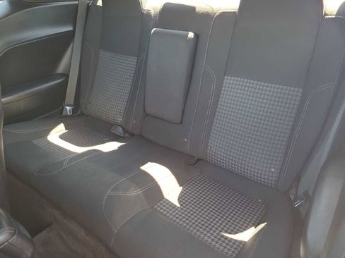 Used 2016 Dodge Challenger SXT image 21