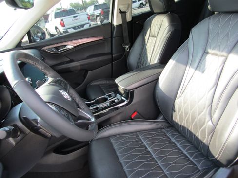 Used 2021 Buick Envision Avenir w/ Technology Package II image 11