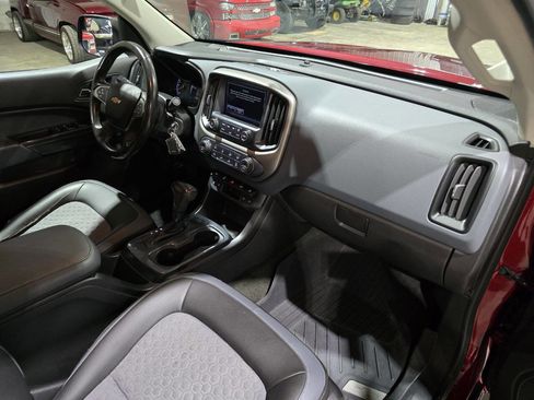 Used 2018 Chevrolet Colorado Z71 image 35