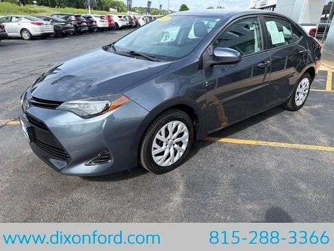 Used 2018 Toyota Corolla LE FWD image 3