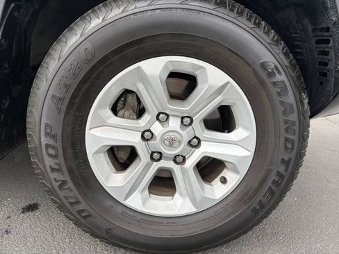 Used 2023 Toyota 4Runner SR5 AWD/4WD image 30