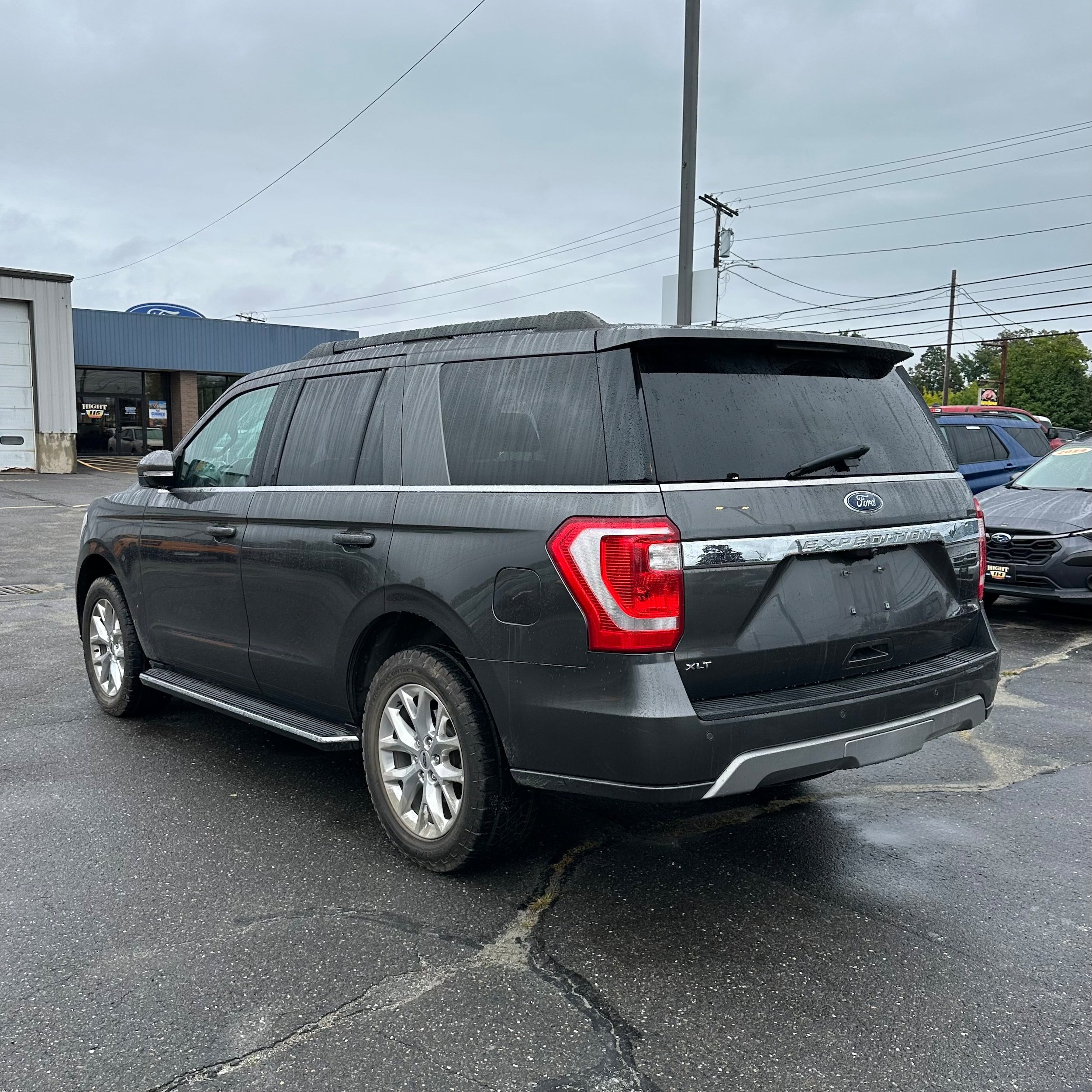 Used 2021 Ford Expedition XLT AWD/4WD image 5